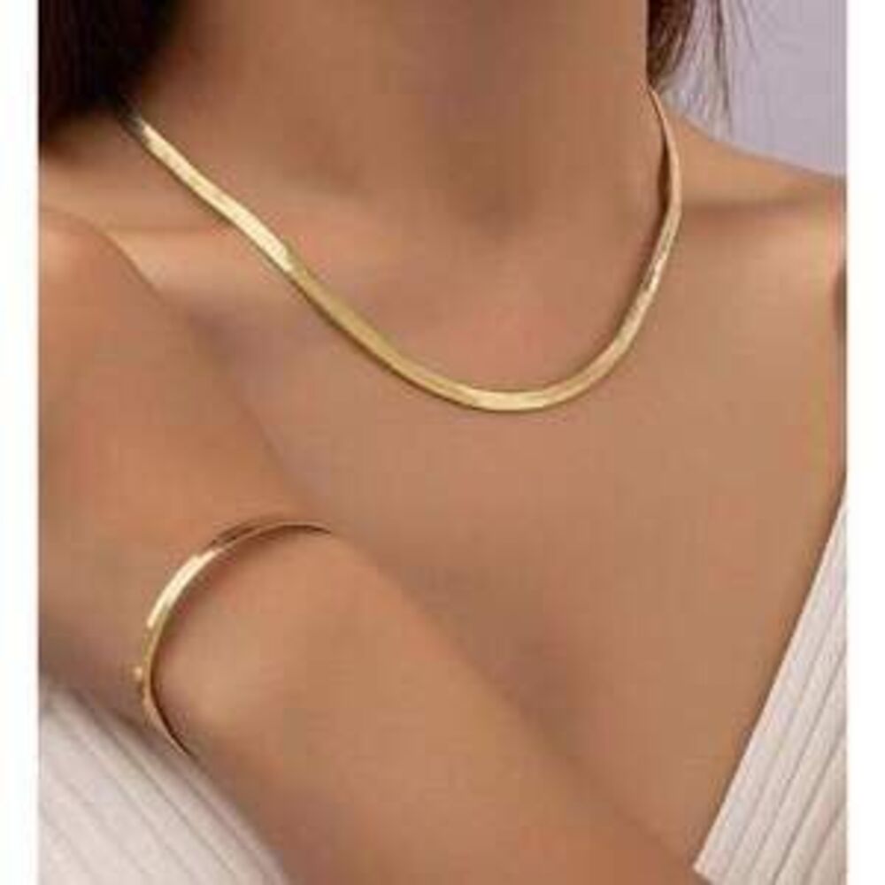 Avoria Exaggerated Thick Chain Necklace Unique Chunky Chain Collarbone Necklace